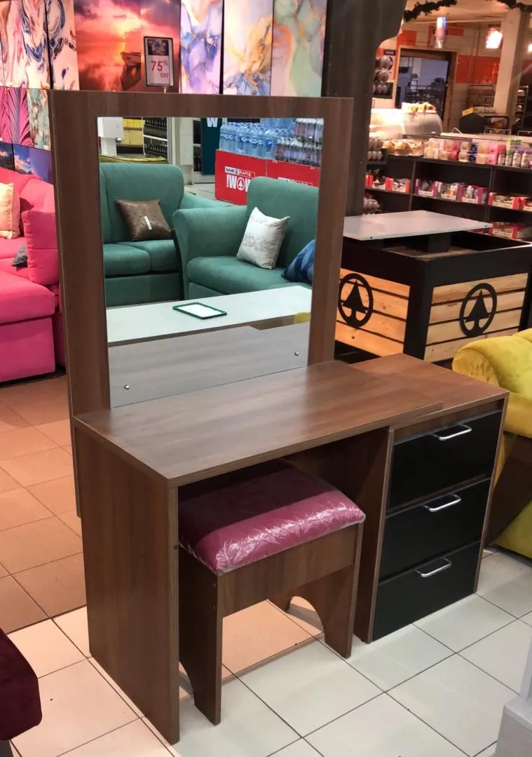 WOODEN DRESSING TABLE WITH MIRROR