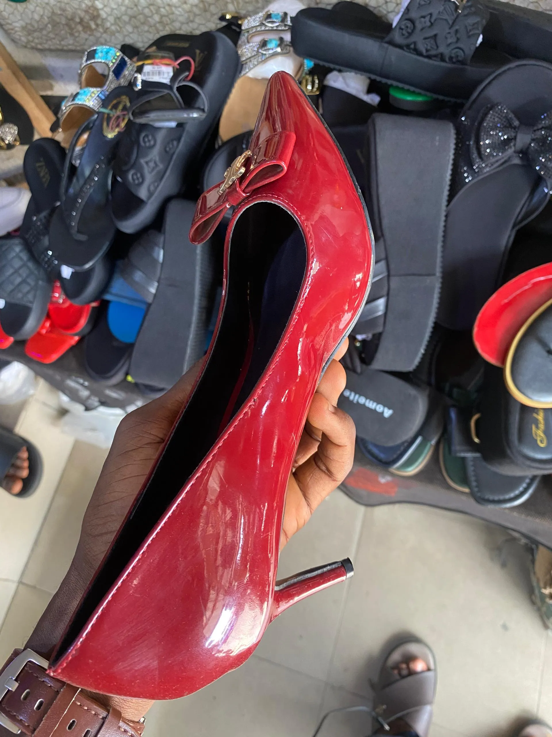 RED LOW HEEL COVER SHOE